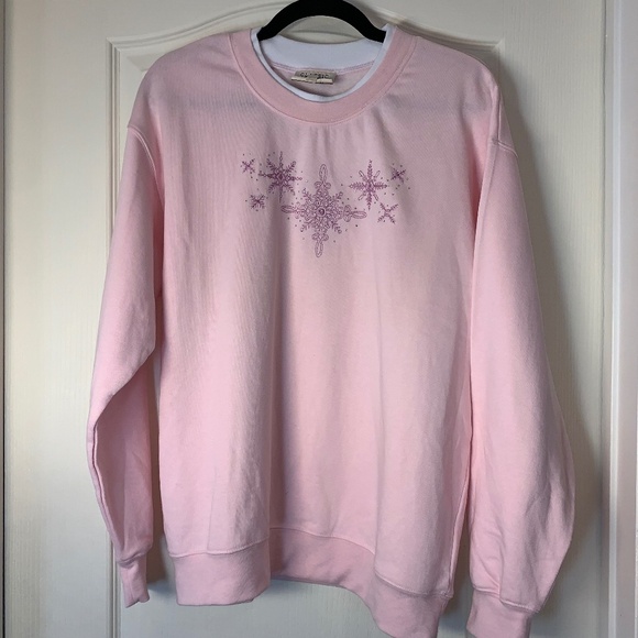 Classic Ice Editions Tops - Vintage Classic CE Editions Pink Snowflake Embroidered Sweatshirt L Cozy Y2K Sof